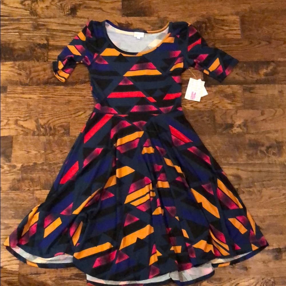 NWT Lularoe multicolored Nicole sz M